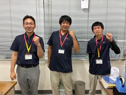 写真右から、西川先生、半田先生、相談員菅原です。